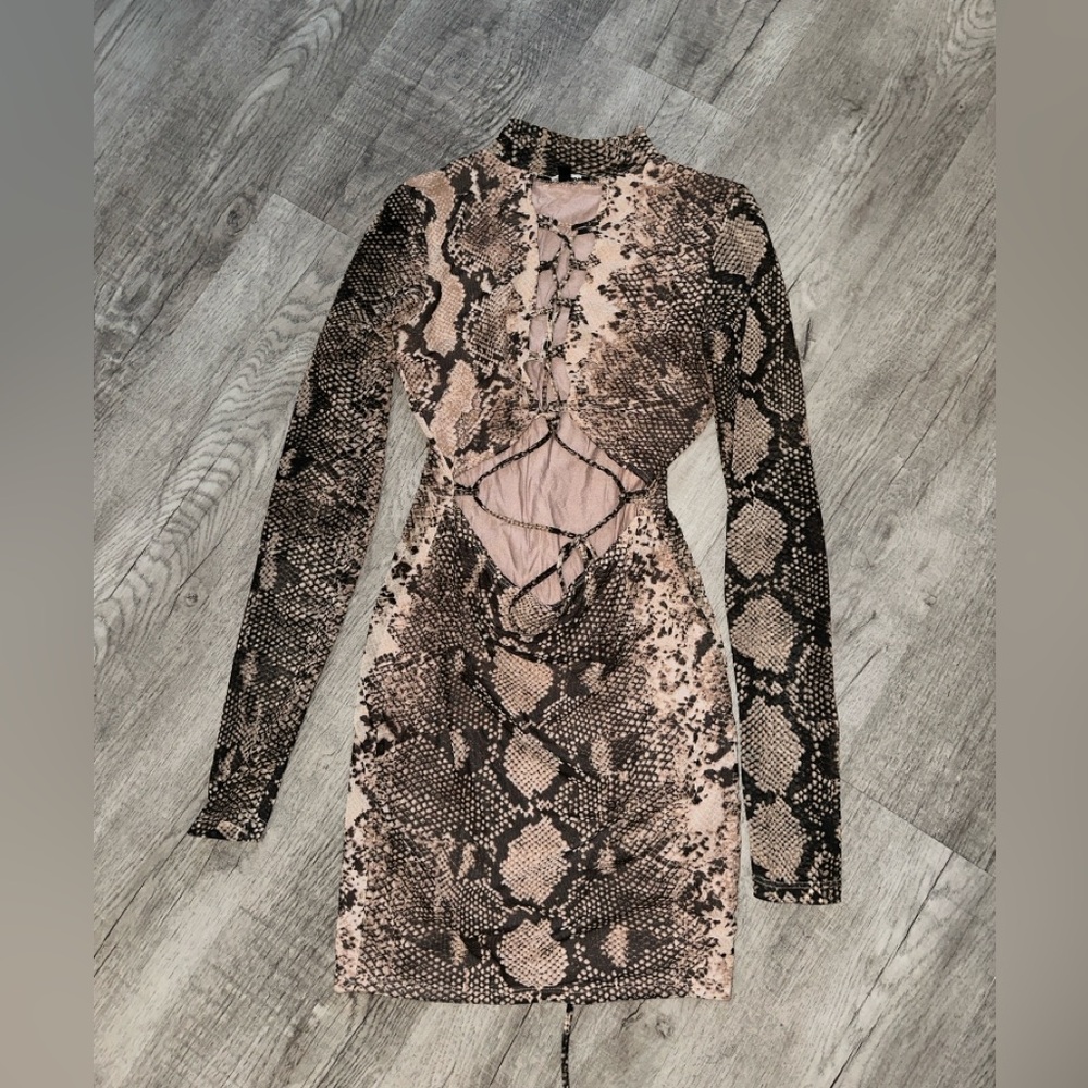 Fashion nova mini dress. Size small. Worn once